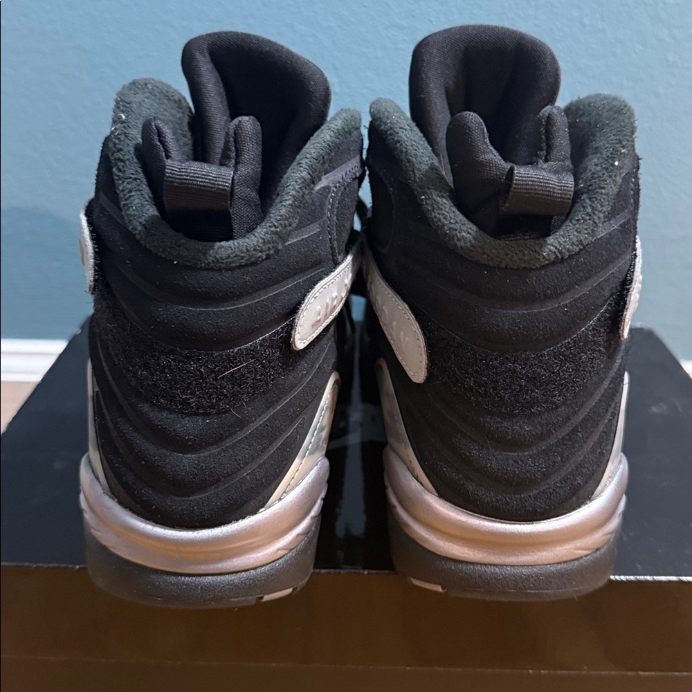 Jordan Air Jordan 8 Retro Winter in Black and Metallic Silver - Picture 4 of 7